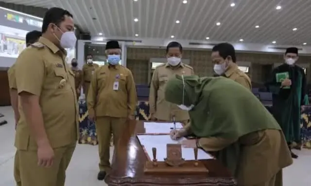 Wali Kota Rotasi Sejumlah ASN Pemkot Tangerang Wali Kota Rotasi Sejumlah ASN Pemkot Tangerang