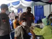 Polsek Karawaci Suntik 500 Kuota Vaksinasi Covid-19 Bagi Pegawai FIF dan Warga Polsek Karawaci Suntik 500 Kuota Vaksinasi Covid-19 Bagi Pegawai FIF dan Warga