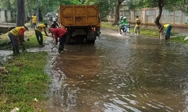 Genangan, PUPR Kota Tangerang Terjunkan 150 Petugas hingga Pompa Air Genangan, PUPR Kota Tangerang Terjunkan 150 Petugas hingga Pompa Air