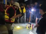 Satpol PP Tangsel Evakuasi Warga Tenggelam Satpol PP Tangsel Evakuasi Warga Tenggelam