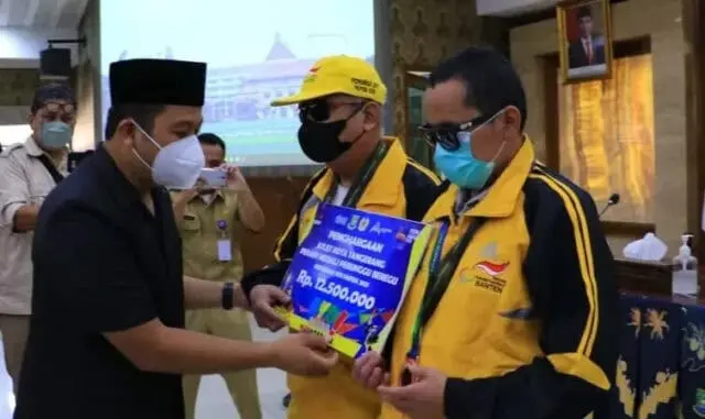 Atlet Berprestasi Kota Tangerang Diganjar Penghargaan Wali Kota Atlet Berprestasi Kota Tangerang Diganjar Penghargaan Wali Kota