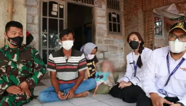 Orang Tua Bayi Pengidap Hydrocephalus Berterimakasih atas Perhatian Bantuan Pemerintah Kecamatan Legok Orang Tua Bayi Pengidap Hydrocephalus Berterimakasih atas Perhatian Bantuan Pemerintah Kecamatan Legok