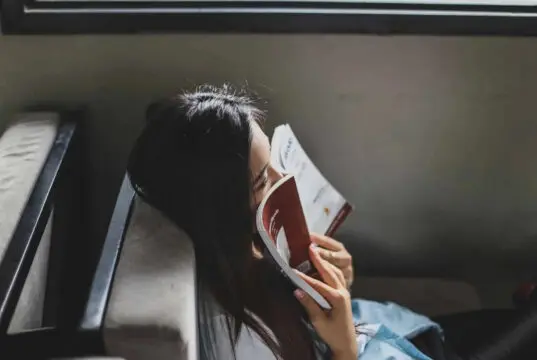 Hilang Mood Saat Membaca: Reading Slump Begini Cara Mengatasinya Hilang Mood Saat Membaca: Reading Slump Begini Cara Mengatasinya