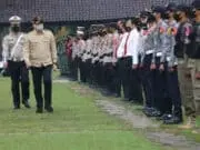 Pimpin Apel Operasi Ketupat Maung, Bupati Zaki minta Pemudik Harus Selalu Terapkan Prokes Bupati Tangerang Ahmed Zaki Iskandar saat memimpin apel gelar pasukan Operasi Ketupat Maung Tahun 2022 Polresta Tangerang.