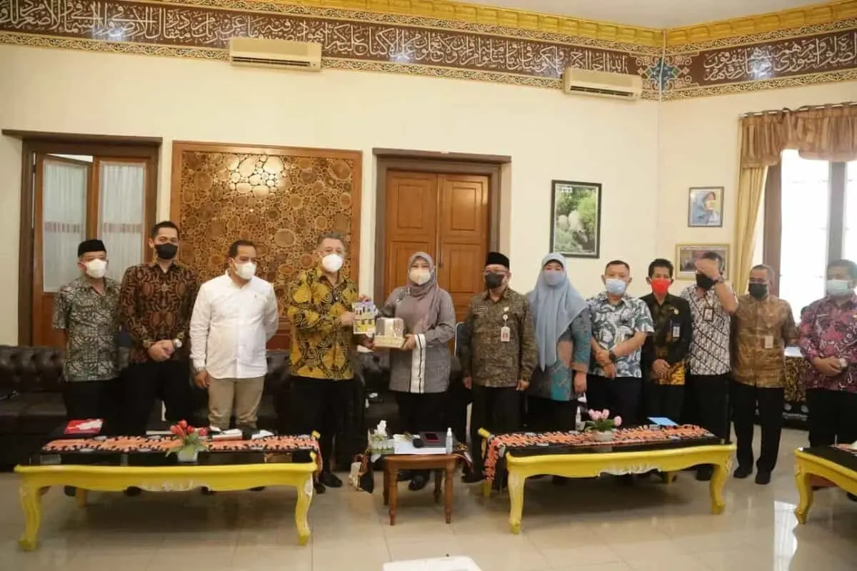 Pemkab Pandeglang Tawarkan Investasi Pengelolaan Kawasan Industri ke PT Jababeka Tbk Pemkab Pandeglang Tawarkan Investasi Pengelolaan Kawasan Industri ke PT Jababeka Tbk
