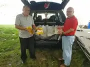 Ananta Wahana Awasi Penyaluran Paket Sembako Bantuan CSR Bank BRI di Tangerang Raya Anggota DPR RI, Ananta Wahana saat mengawasi penyaluran paket sembako untuk warga dari CSR BRI.