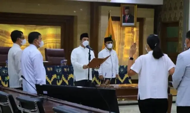 Wali Kota Arief Lantik 91 Kepala Sekolah dan 40 Pengawas Sekolah Wali Kota Arief Lantik 91 Kepala Sekolah dan 40 Pengawas Sekolah