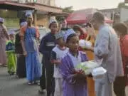 Kebaikan Ramadhan, Polsek Neglasari Bersama Vihara Bagi-Bagi Paket Sembako Kebaikan Ramadhan, Polsek Neglasari Bersama Vihara Bagi-Bagi Paket Sembako