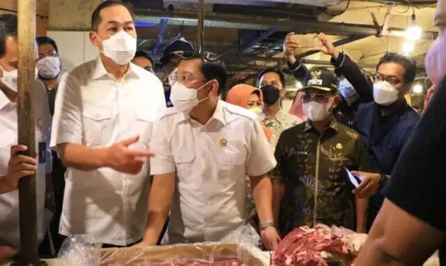Mendag Sambangi Pasar Anyar Kota Tangerang Mendag Sambangi Pasar Anyar Kota Tangerang