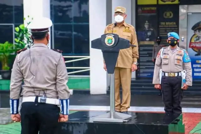 Wali Kota Benyamin Pimpin Apel Gelar Pasukan Operasi Ketupat 2022 Wali Kota Benyamin Pimpin Apel Gelar Pasukan Operasi Ketupat 2022