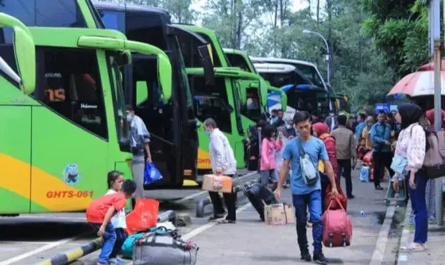 H-6 Mudik Melalui Terminal Poris Plawad Kota Tangerang Capai Ribuan Penumpang H-6 Mudik Melalui Terminal Poris Plawad Kota Tangerang Capai Ribuan Penumpang