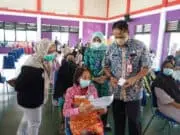 Dinas Sosial Pemkab Tangerang Salurkan BLT & BPNT ke warga di Kecamatan Curug, Cisauk, Gunung Kaler Kegiatan penyaluran BLT dan BPNT ke warga.