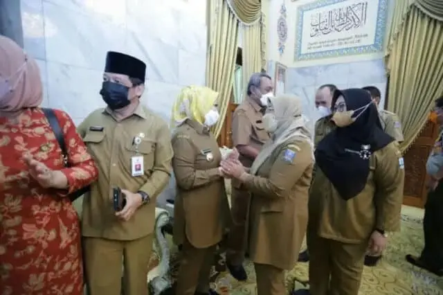 IMG-20220509-WA0037_copy_800x533 Bupati Serang Ratu Tatu Chasanah saat menggelar halal bihalal dengan jajarannya.