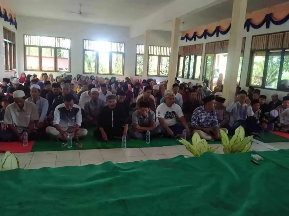 Keluarga Besar Pengajian Damar Alam Gelar Tasayakur dan Halal Bihalal Keluarga Besar Pengajian Damar Alam Gelar Tasayakur dan Halal Bihalal