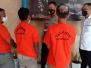 Waduh! Ayam Potong Berformalin Beredar di Kota Tangerang, Tiga Tersangka Ditangkap Waduh! Ayam Potong Berformalin Beredar di Kota Tangerang, Tiga Tersangka Ditangkap