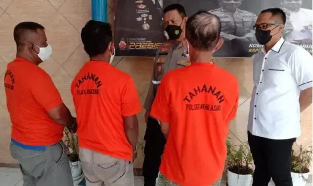 Waduh! Ayam Potong Berformalin Beredar di Kota Tangerang, Tiga Tersangka Ditangkap Waduh! Ayam Potong Berformalin Beredar di Kota Tangerang, Tiga Tersangka Ditangkap