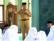 Sachrudin Lepas Rombongan Pesantren Gontor Jatim Sachrudin Lepas Rombongan Pesantren Gontor Jatim