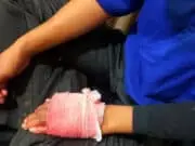 Begal Beraksi di Tangerang, Mamah Muda Bonceng 2 Anak Dibacok Pelaku di Door Begal Beraksi di Tangerang, Mamah Muda Bonceng 2 Anak Dibacok Pelaku di Door