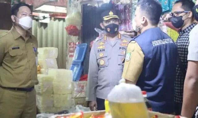 Kapolres Awasi HET Minyak Goreng di Kota Tangerang Kapolres Awasi HET Minyak Goreng di Kota Tangerang
