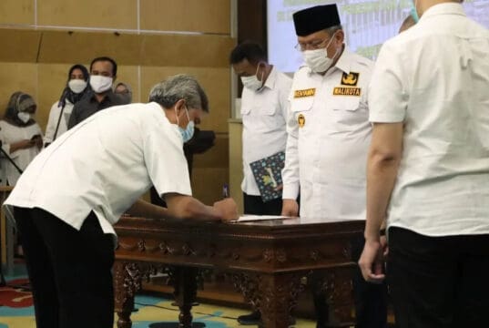 Tingkatkan Kinerja, Wali Kota Lantik Puluhan Pejabat Tingkatkan Kinerja, Wali Kota Lantik Puluhan Pejabat