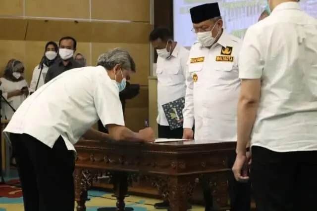 Tingkatkan Kinerja, Wali Kota Lantik Puluhan Pejabat Tingkatkan Kinerja, Wali Kota Lantik Puluhan Pejabat
