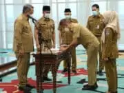 Lantik 301 Pejabat Fungsional Benyamin: Ini Bentuk Penyederhanaan Birokrasi Lantik 301 Pejabat Fungsional Benyamin: Ini Bentuk Penyederhanaan Birokrasi