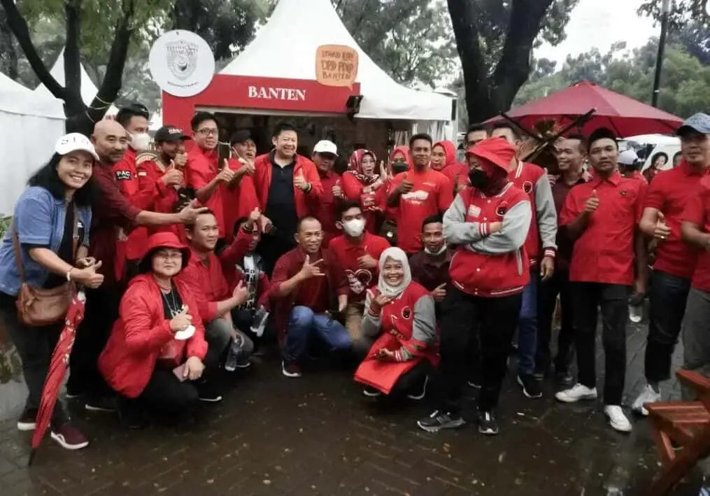 Dipimpin Irvansyah Pengurus DPC PDIP Kabupaten Tangerang Kompak Ikut Ramaikan Festival Kopi Tanah Air Dipimpin Irvansyah Pengurus DPC PDIP Kabupaten Tangerang Kompak Ikut Ramaikan Festival Kopi Tanah Air