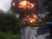 Terjadi Kebakaran di Pabrik Tiner Desa Cukanggalih Kecamatan Curug Tampak api saat berkobar menjulang tinggi.