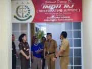 Kejaksaan Negeri Kabupaten Tangerang Hentikan Kasus Pencurian Handphone di Cikupa Secara ‘Restorative Justice’ Kepala Kejari Kabupaten Tangerang Nova Elida Saragih saat di Imah RJ 'restorative justice'.