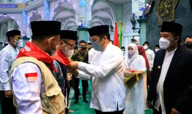 Lepas Jamaah Haji, Arief Mohon Do'a Pembangunan Asrama Haji Segera Terlaksana Lepas Jamaah Haji, Arief Mohon Do'a Pembangunan Asrama Haji Segera Terlaksana