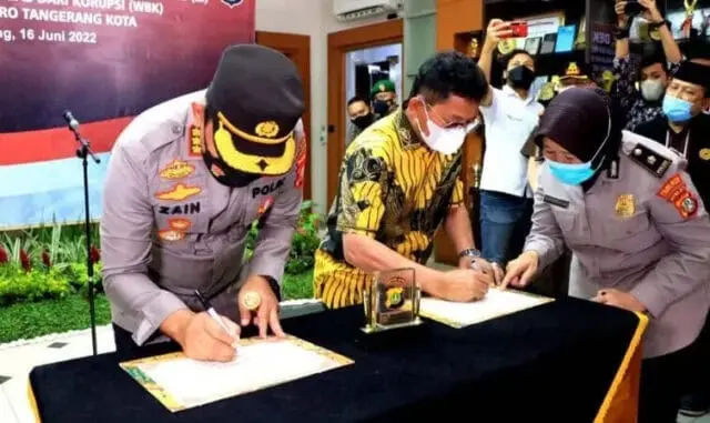 Polrestro Tangerang Kota Deklarasikan Penguatan Zona Integritas Menuju WBK Polrestro Tangerang Kota Deklarasikan Penguatan Zona Integritas Menuju WBK