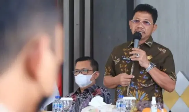 Sachrudin Minta Informasi Penyakit Mulut dan Kuku Ada di Website Kecamatan Sachrudin Minta Informasi Penyakit Mulut dan Kuku Ada di Website Kecamatan