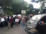 Datangi PN Tangerang, Ratusan Masyarakat Pakuhaji Minta Pra Pradilan Jimmy Lie Ditolak Datangi PN Tangerang, Ratusan Masyarakat Pakuhaji Minta Pra Pradilan Jimmy Lie Ditolak