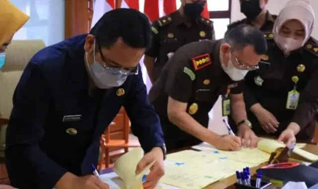 Pemkot Tangerang Hibahkan Tanah dan Bangunan Kepada Tiga Instansi Ini Pemkot Tangerang Hibahkan Tanah dan Bangunan Kepada Tiga Instansi Ini