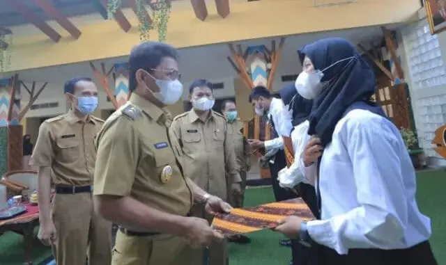 SK P3K Guru, Sachrudin: Tunjukan Profesionalitas Sebagai ASN SK P3K Guru, Sachrudin: Tunjukan Profesionalitas Sebagai ASN