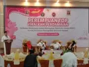 Peran Perempuan Sebagai Agen Perdamaian Cegah Radikalisme Ketua Forum Koordinasi Pencegahan Terorisme (FKPT) Provinsi Banten gelar acara tolak paham radikalisme di Kabupaten Pandeglang, pada Senin (27/06/2022).