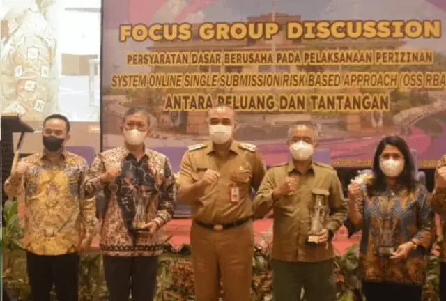 1656928792_871x497_copy_736x497 Bupati Zaki didampingi Kepala DPMPTSP Kabupaten Tangerang, Soma Atmaja, dengan para Narasumber.