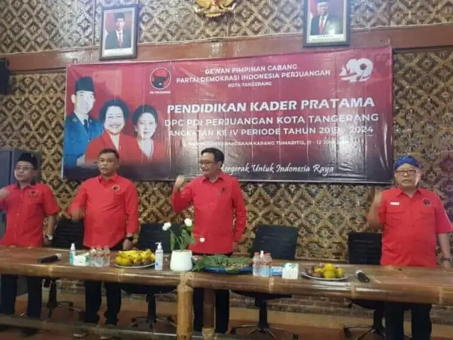 Djarot Saiful Hidayat, Dewan Pimpinan Pusat (DPP) PDI Perjuangan saat membuka pendidikan kader Pratama PDIP Tangerang.