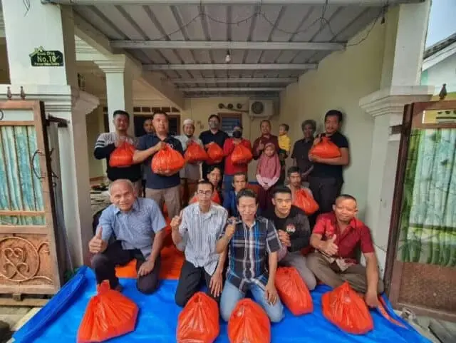 Berkah 1 Muharram, Abraham Garuda Laksono Ketua YPKKT Berikan Bantuan Paket Sembako ke Marbot dan Komponen Masyarakat Tangerang Berkah 1 Muharram, Abraham Garuda Laksono Ketua YPKKT Berikan Bantuan Paket Sembako ke Marbot dan Komponen Masyarakat Tangerang