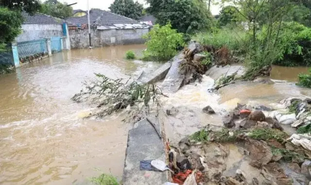 Selain Intensitas Hujan, OMG! Ini Penyebab Banjir di Kota Tangerang Selain Intensitas Hujan, OMG! Ini Penyebab Banjir di Kota Tangerang