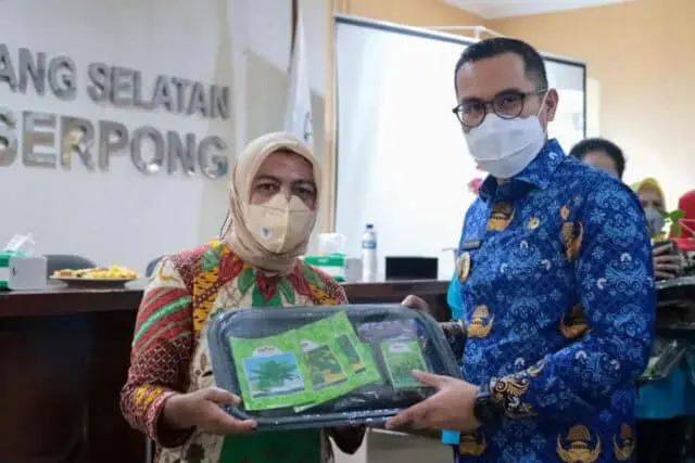 Distribusikan Ribuan Bibit Tanaman Pilar: Ini untuk Ketahanan Pangan Distribusikan Ribuan Bibit Tanaman Pilar: Ini untuk Ketahanan Pangan