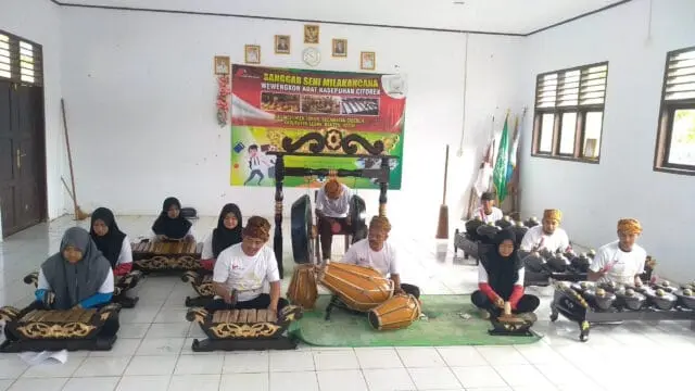 Sanggar Seni Milakancana Peroleh Hibah Program Kearifan Lokal, Menjaga Nilai-Nilai Seni Budaya Sanggar Seni Milakancana Peroleh Hibah Program Kearifan Lokal, Menjaga Nilai-Nilai Seni Budaya