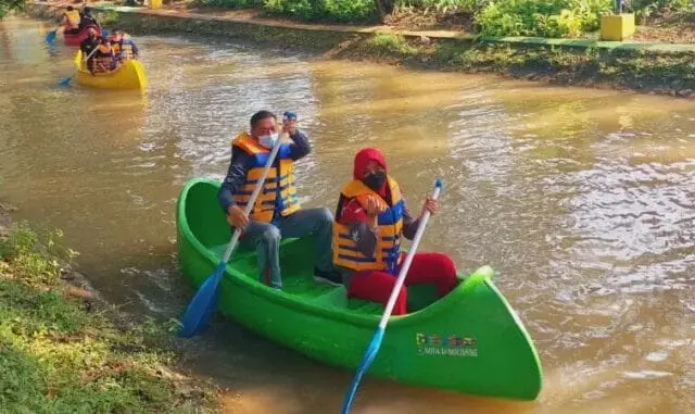 Baru Dibuka, Wisata Kano di Saluran Irigasi Tangerang Dipenuhi Pengunjung Baru Dibuka, Wisata Kano di Saluran Irigasi Tangerang Dipenuhi Pengunjung