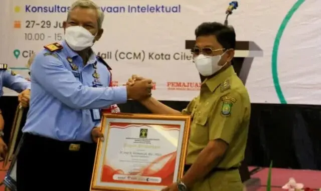 Pemkot Tangerang Terima Penghargaan Kemenkumham Pemkot Tangerang Terima Penghargaan Kemenkumham