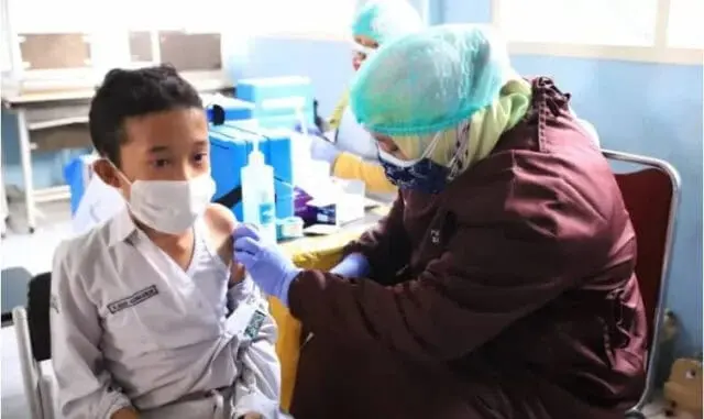 PTM, Dinkes Lakukan Vaksinasi Covid-19 Bagi Siswa Baru di Kota Tangerang PTM, Dinkes Lakukan Vaksinasi Covid-19 Bagi Siswa Baru di Kota Tangerang