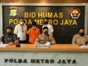 Viral Tawuran di Cipondoh Tewaskan satu Remaja Terungkap, 3 Tersangka dan 2 DPO Viral Tawuran di Cipondoh Tewaskan satu Remaja Terungkap, 3 Tersangka dan 2 DPO