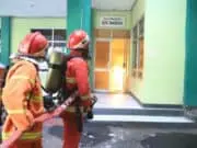 Belajar Cepat Tanggap Tangani Kebakaran di Perkantoran, Mau? Hubungi BPBD Belajar Cepat Tanggap Tangani Kebakaran di Perkantoran, Mau? Hubungi BPBD