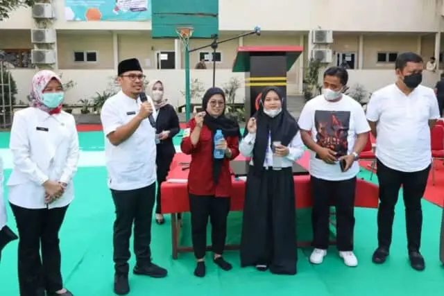 Tekan Angka Anemia dan Stunting, Sepuluh Ribu Remaja Putri di Tangsel Ikut Gerakan Minum Tablet Tambah Darah Tekan Angka Anemia dan Stunting, Sepuluh Ribu Remaja Putri di Tangsel Ikut Gerakan Minum Tablet Tambah Darah