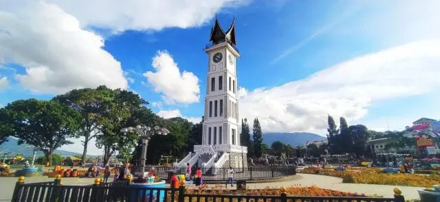 Pilihan Destinasi Wisata Terbaik di Ranah Minang, Sumatera Barat Pilihan Destinasi Wisata Terbaik di Ranah Minang, Sumatera Barat