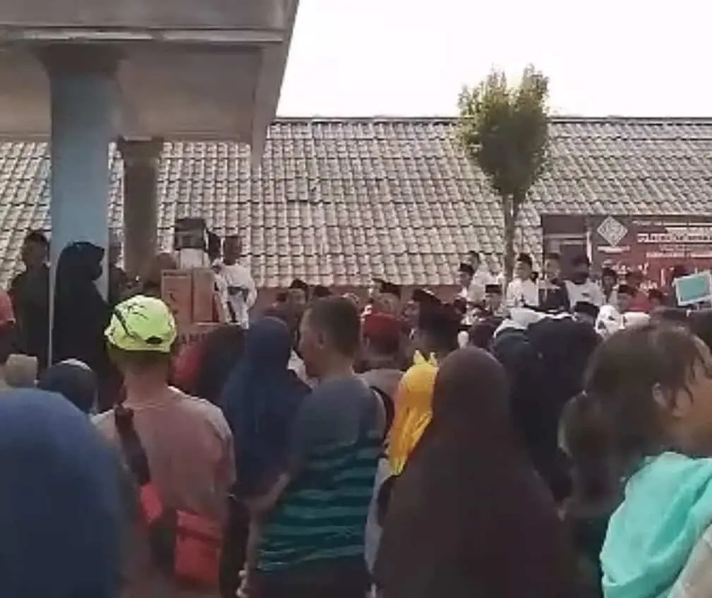Gerakan Pemuda Ka'bah PPP Kabupaten Tangerang Bersama Warga Pawai Keliling Peringati Tahun Baru Islam, Ahyani Anibhani : Ada juga Doorprizenya Gerakan Pemuda Ka'bah PPP Kabupaten Tangerang Bersama Warga Pawai Keliling Peringati Tahun Baru Islam, Ahyani Anibhani : Ada juga Doorprizenya